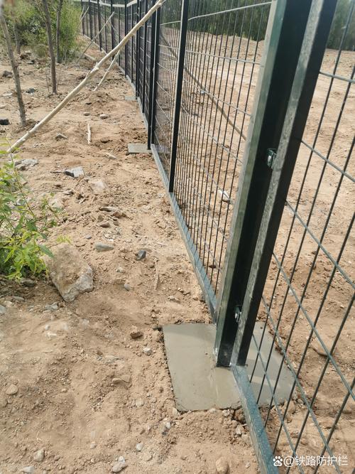 优配股 铁路为什么要用护栏？